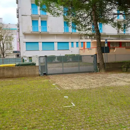 Grazioso N 76 A 100mt Dal Mare